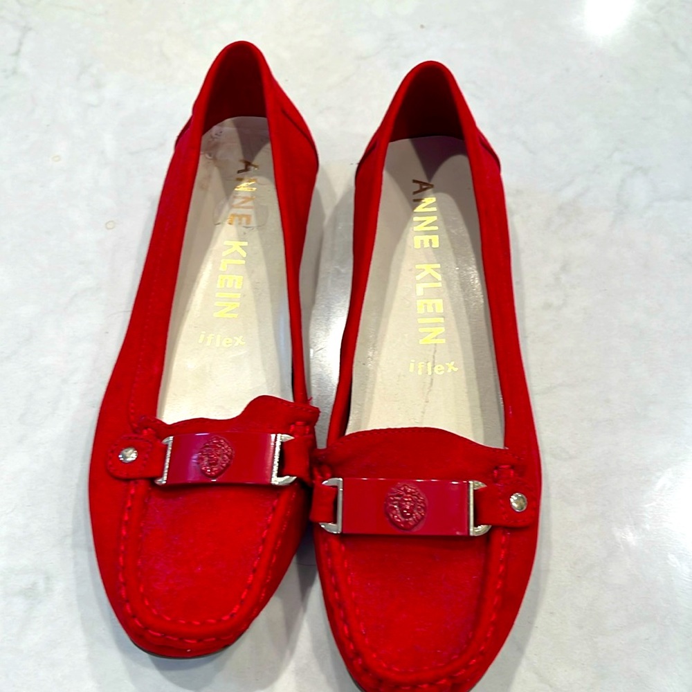 Anne Klein Flat